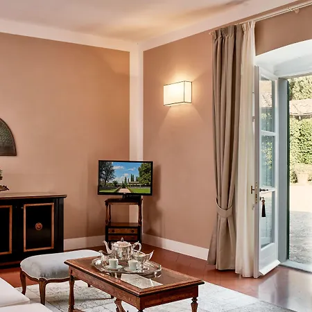 Di Piazzano - Small Luxury Of The World מלון
